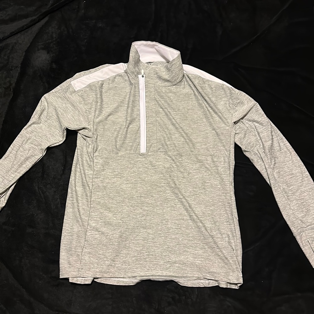 Under Armor All season Gear L Long sleeve